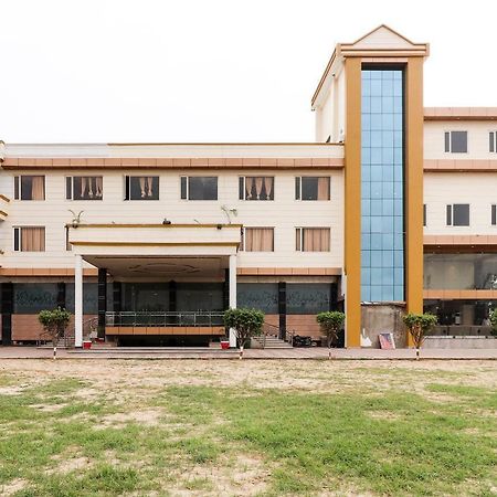 Oyo 39959 Hotel Bandhan Bahraich Eksteriør bilde