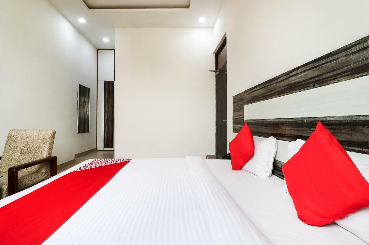 Oyo 39959 Hotel Bandhan Bahraich Eksteriør bilde