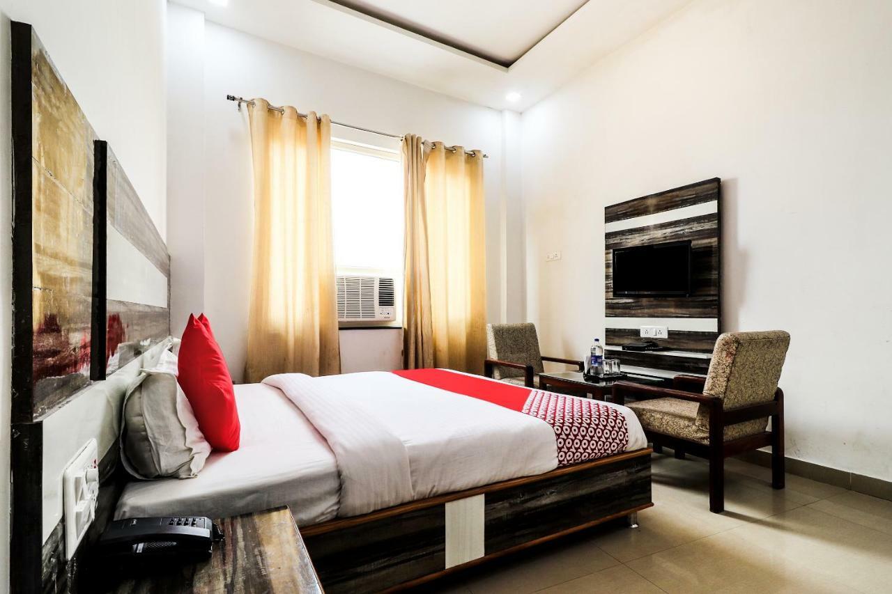 Oyo 39959 Hotel Bandhan Bahraich Eksteriør bilde