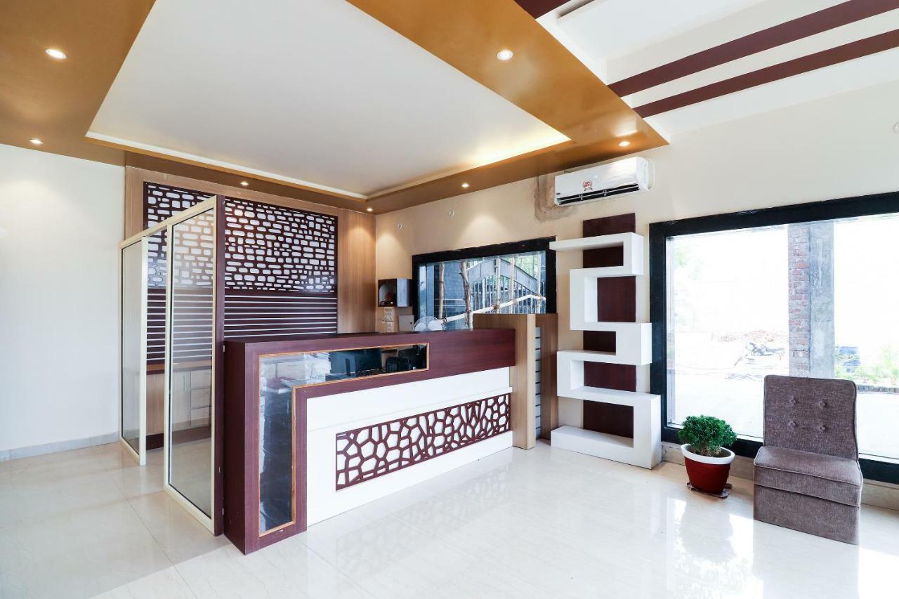 Oyo 39959 Hotel Bandhan Bahraich Eksteriør bilde