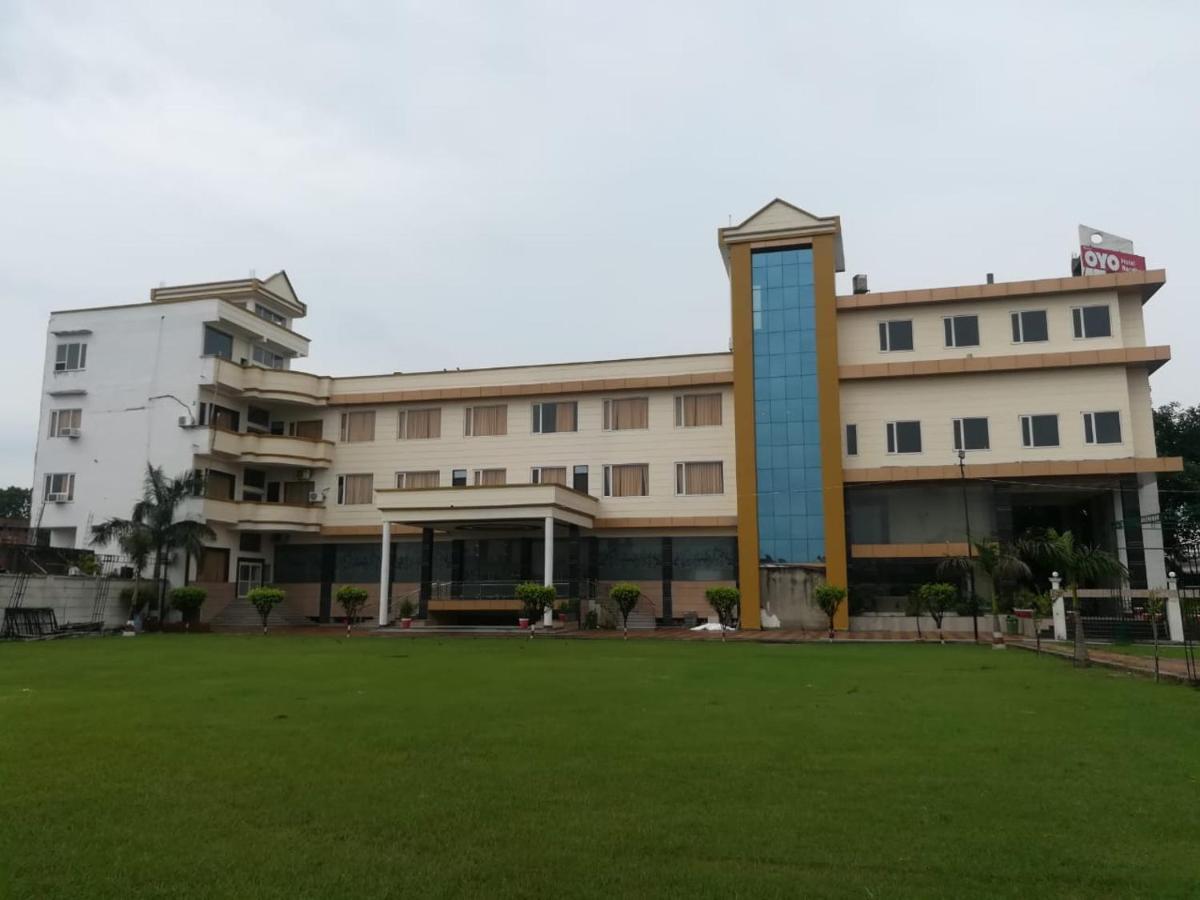 Oyo 39959 Hotel Bandhan Bahraich Eksteriør bilde